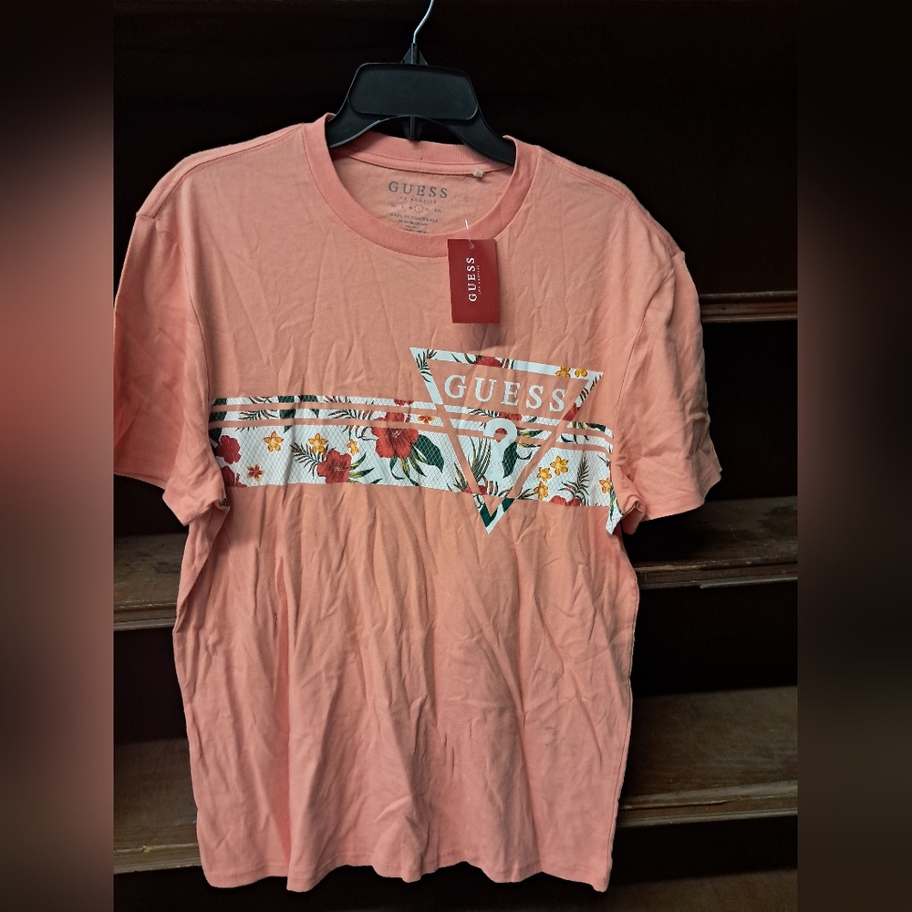NWT Guess Peach Graphic Tee